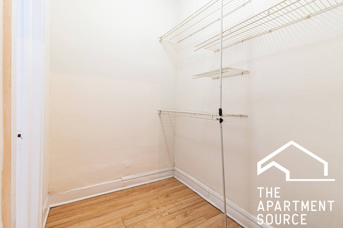 Apartment for rent at 2827 N Burling St #303, Chicago, IL 60614