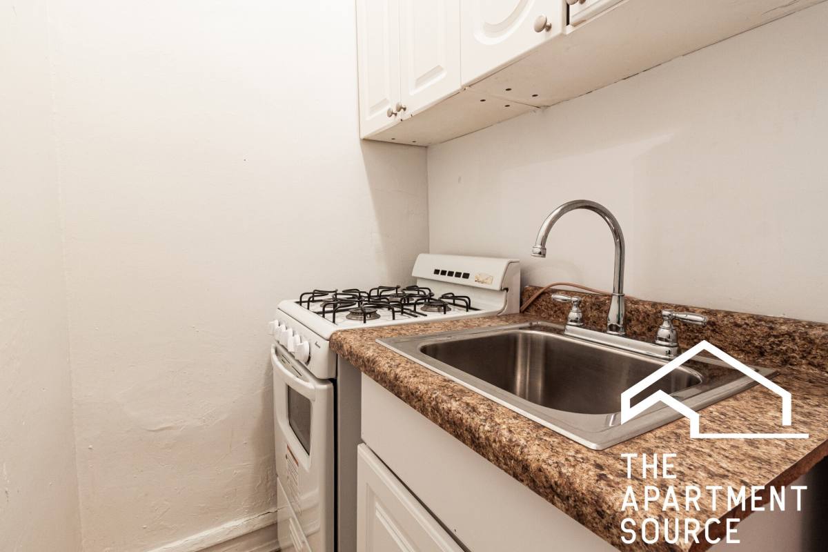 Apartment for rent at 2827 N Burling St #303, Chicago, IL 60614
