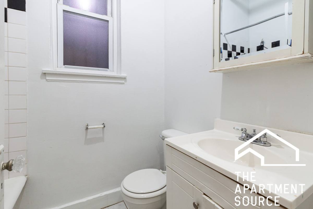 Apartment for rent at 2827 N Burling St #303, Chicago, IL 60614