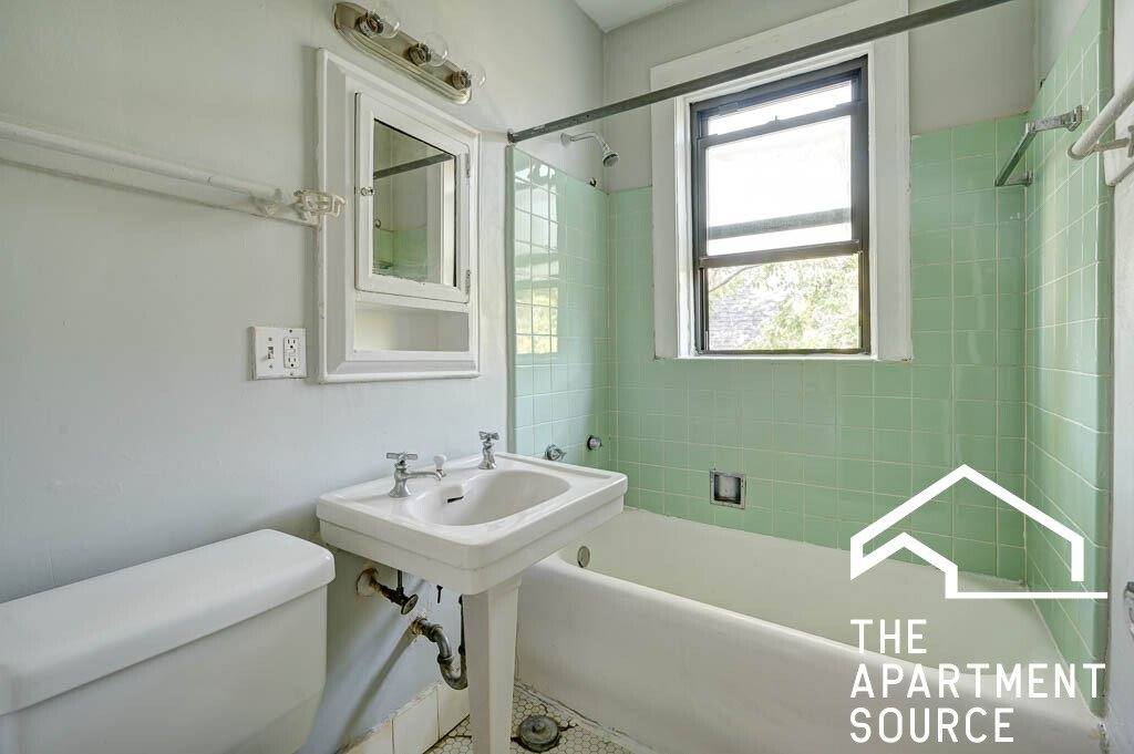 Apartment for rent at 4546 N Damen Ave #403, Chicago, IL 60625
