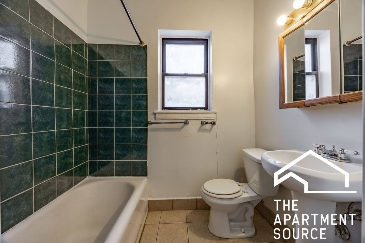 Apartment for rent at 4851 N Damen Ave #203, Chicago, IL 60625