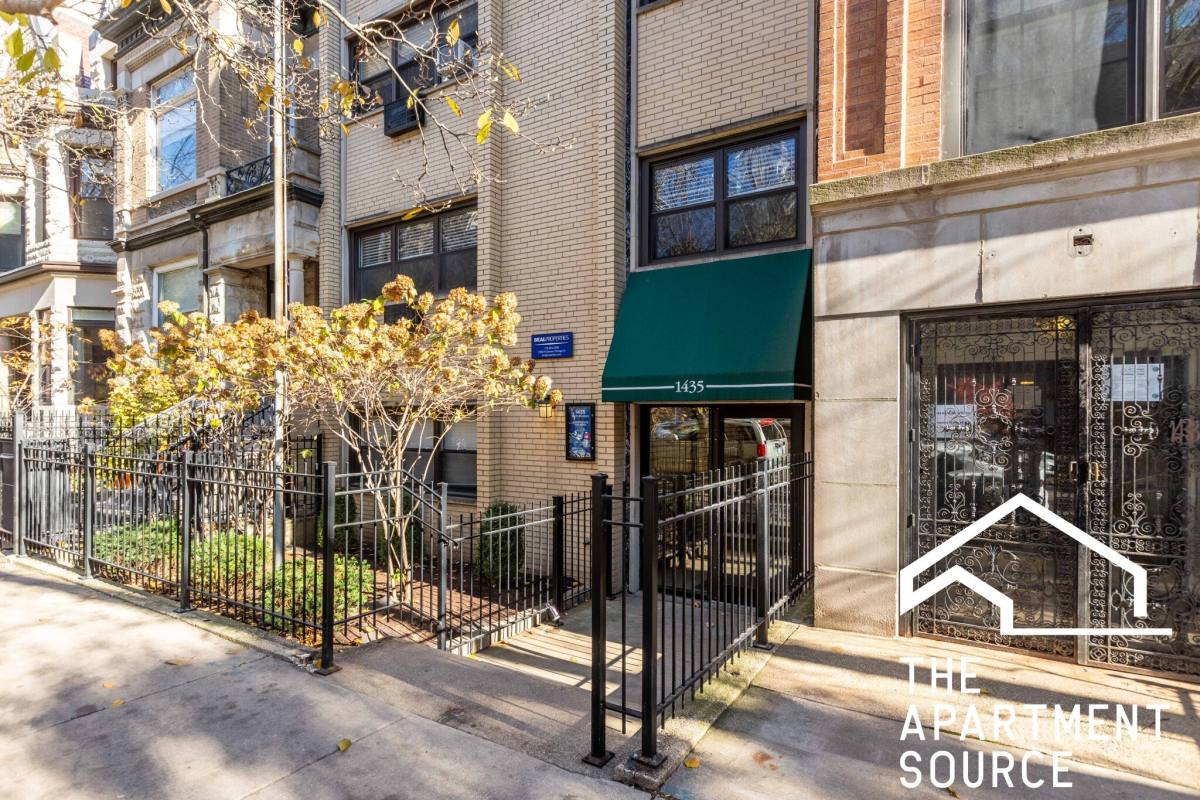 Apartment for rent at 1435 N Dearborn #A4, Chicago, IL 60610