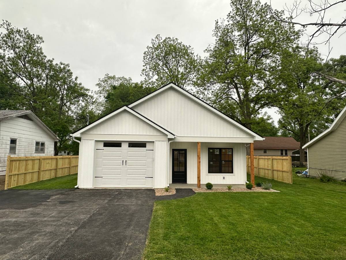 House for rent at 1104 Main St, Oran, MO 63771