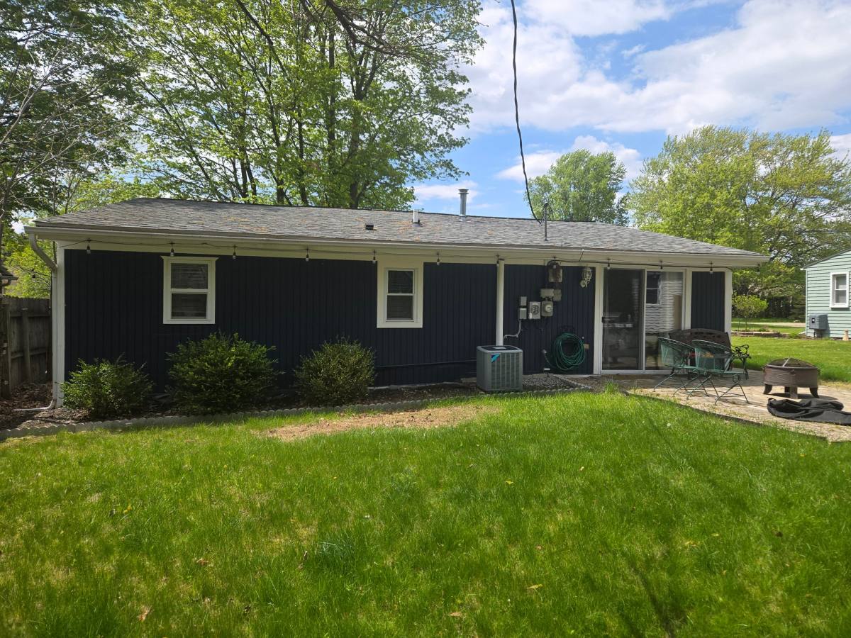 House for rent at 18334 Irving St, Livonia, MI 48152