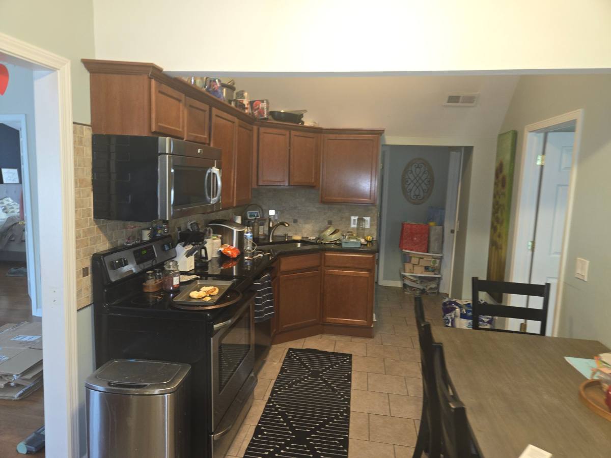 House for rent at 18334 Irving St, Livonia, MI 48152