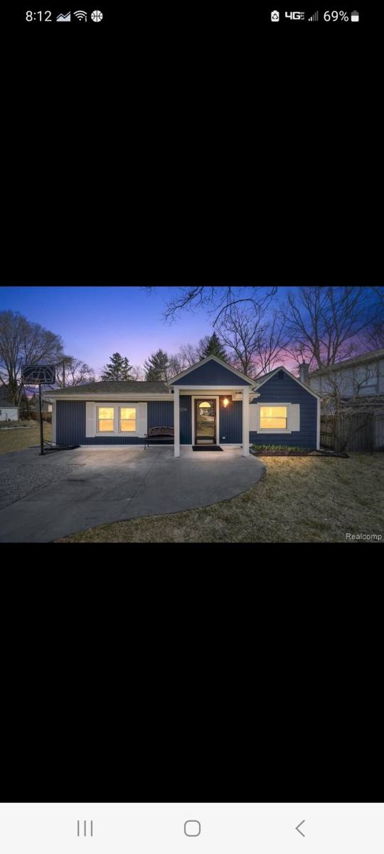House for rent at 18334 Irving St, Livonia, MI 48152