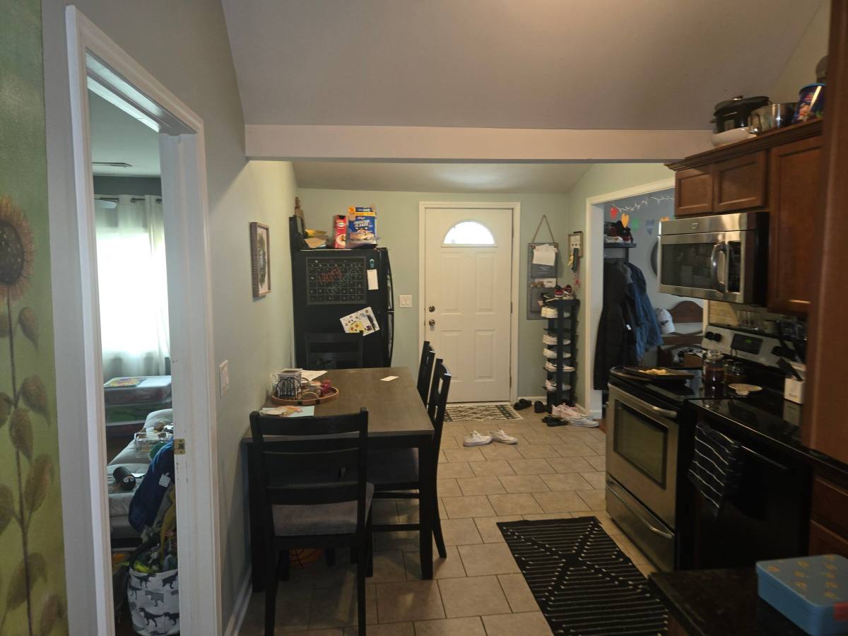 House for rent at 18334 Irving St, Livonia, MI 48152