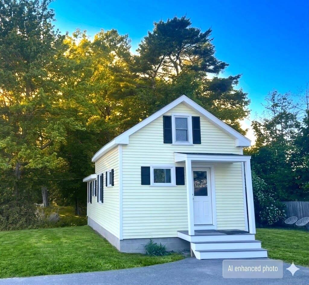 Apartment for rent at 32 Morse St, Freeport, ME 04032