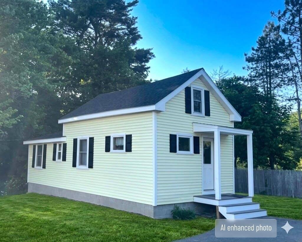 Apartment for rent at 32 Morse St, Freeport, ME 04032