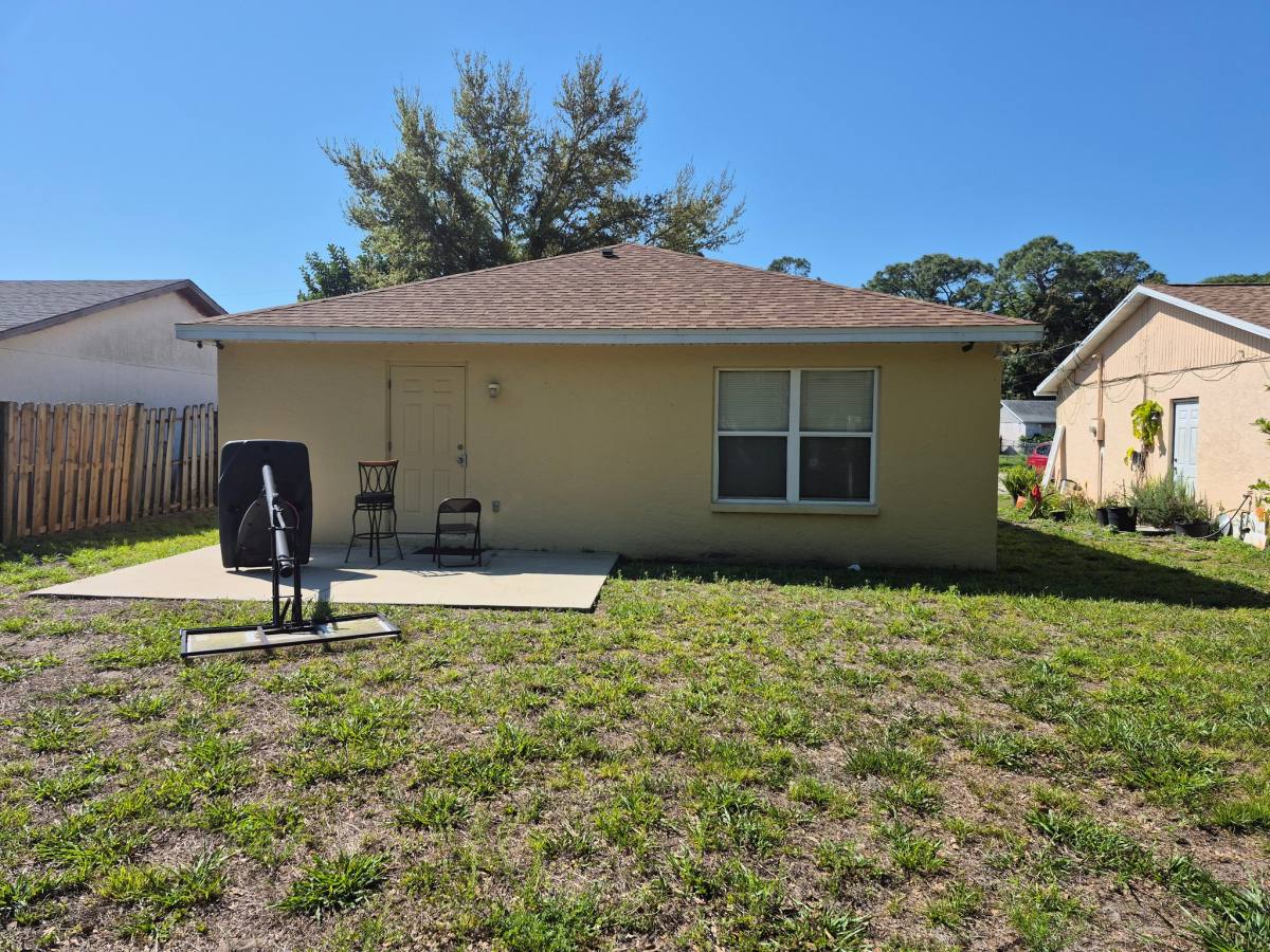 House for rent at 2425 22nd St, Sarasota, FL 34234