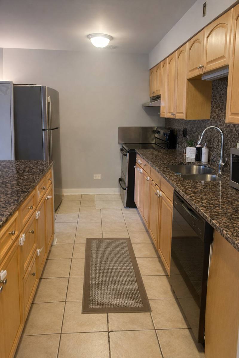 Condo for rent at 6121 N Sheridan Rd, Chicago, IL 60660