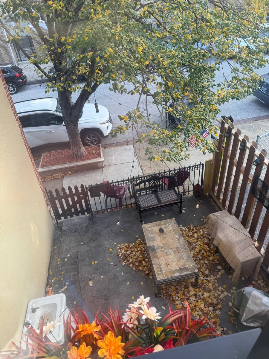 Townhouse for rent at 1290 Battery Ave, Baltimore, MD 21230