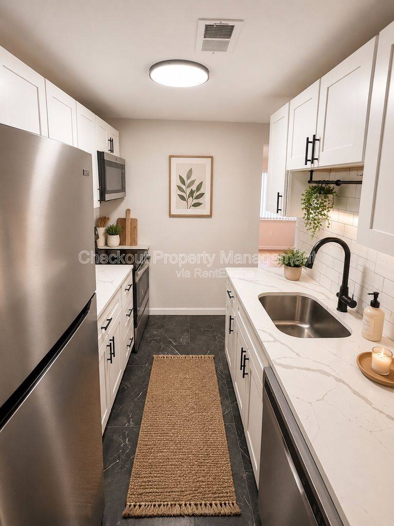 Apartment for rent at 5535 Pershing Ave #11, Saint Louis, MO 63112