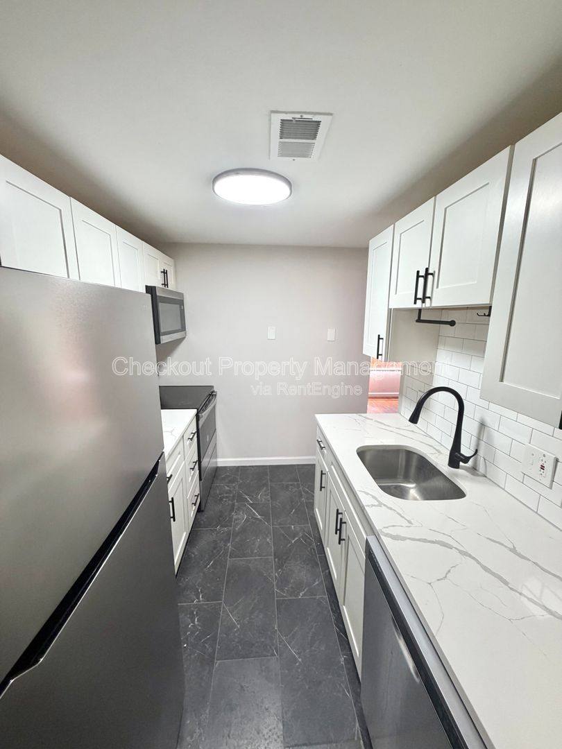 Apartment for rent at 5535 Pershing Ave #11, Saint Louis, MO 63112