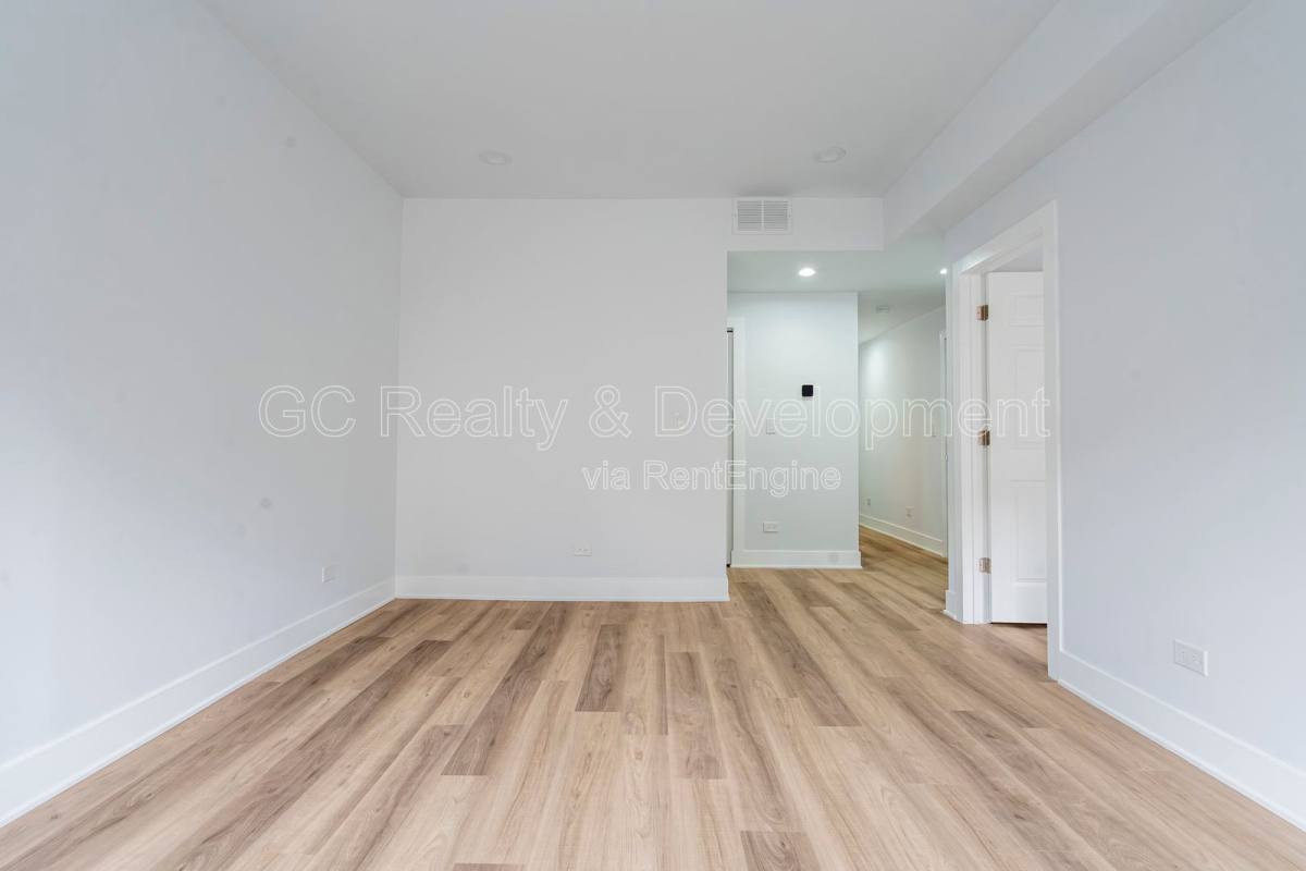 Condo for rent at 3744 N Wilton Ave, Chicago, IL 60613