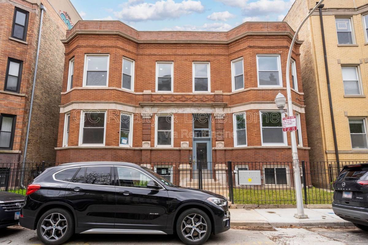 Condo for rent at 3744 N Wilton Ave, Chicago, IL 60613