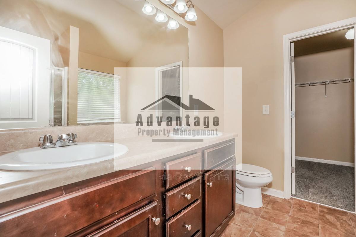 House for rent at 133 Centerra Springs Dr, McDonough, GA 30253
