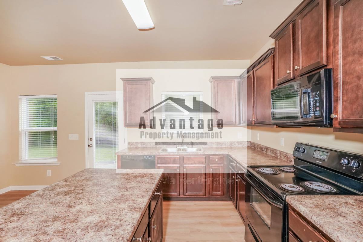 House for rent at 133 Centerra Springs Dr, McDonough, GA 30253