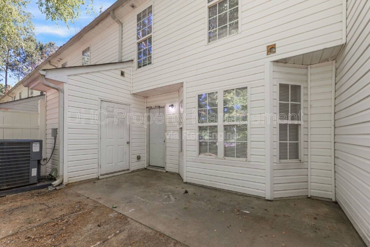 House for rent at 5625 Strathmoor Manor Circle, Lithonia, GA 30058