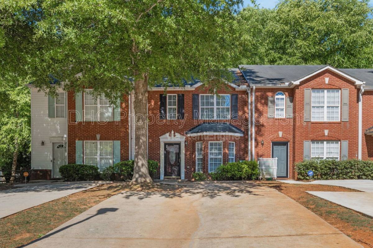 House for rent at 5625 Strathmoor Manor Circle, Lithonia, GA 30058