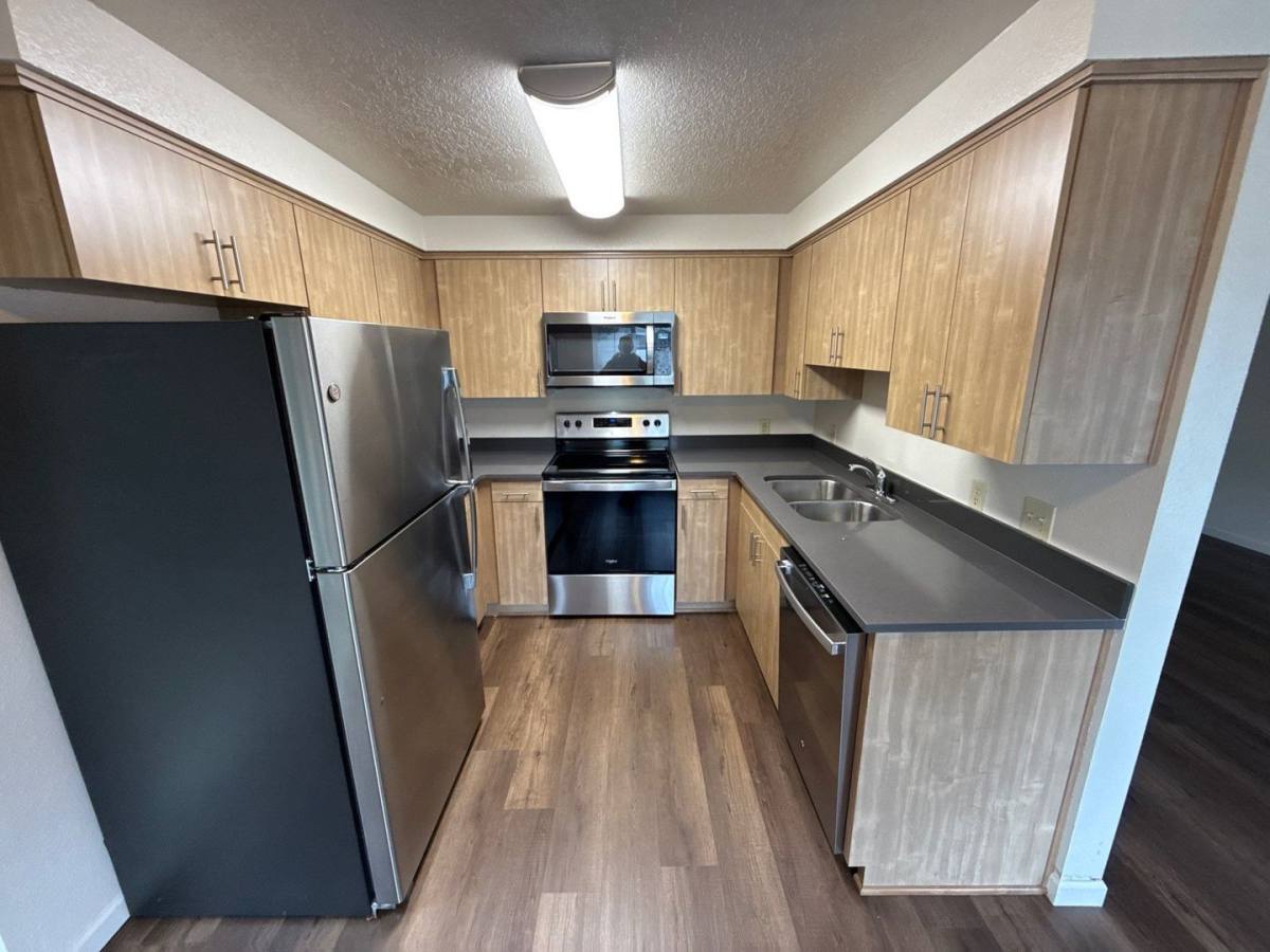 Apartment for rent at 915 Bryan Court, Silverton, OR 97381