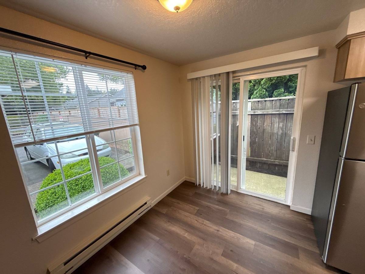 Apartment for rent at 915 Bryan Court, Silverton, OR 97381