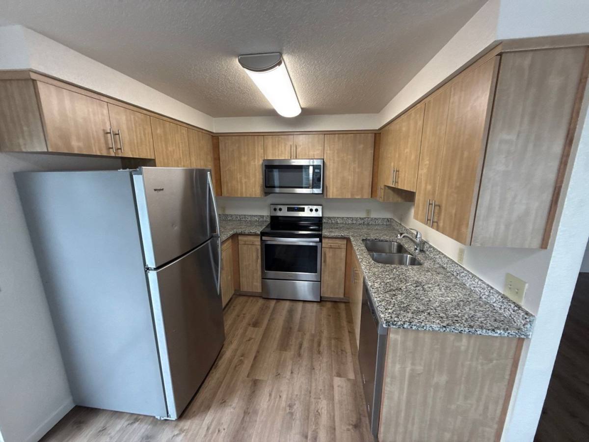 Apartment for rent at 903 Bryan Court, Silverton, OR 97381