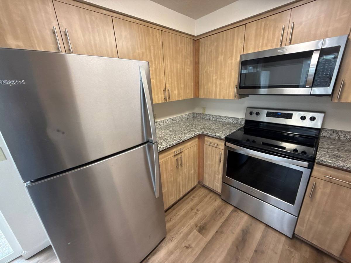 Apartment for rent at 903 Bryan Court, Silverton, OR 97381