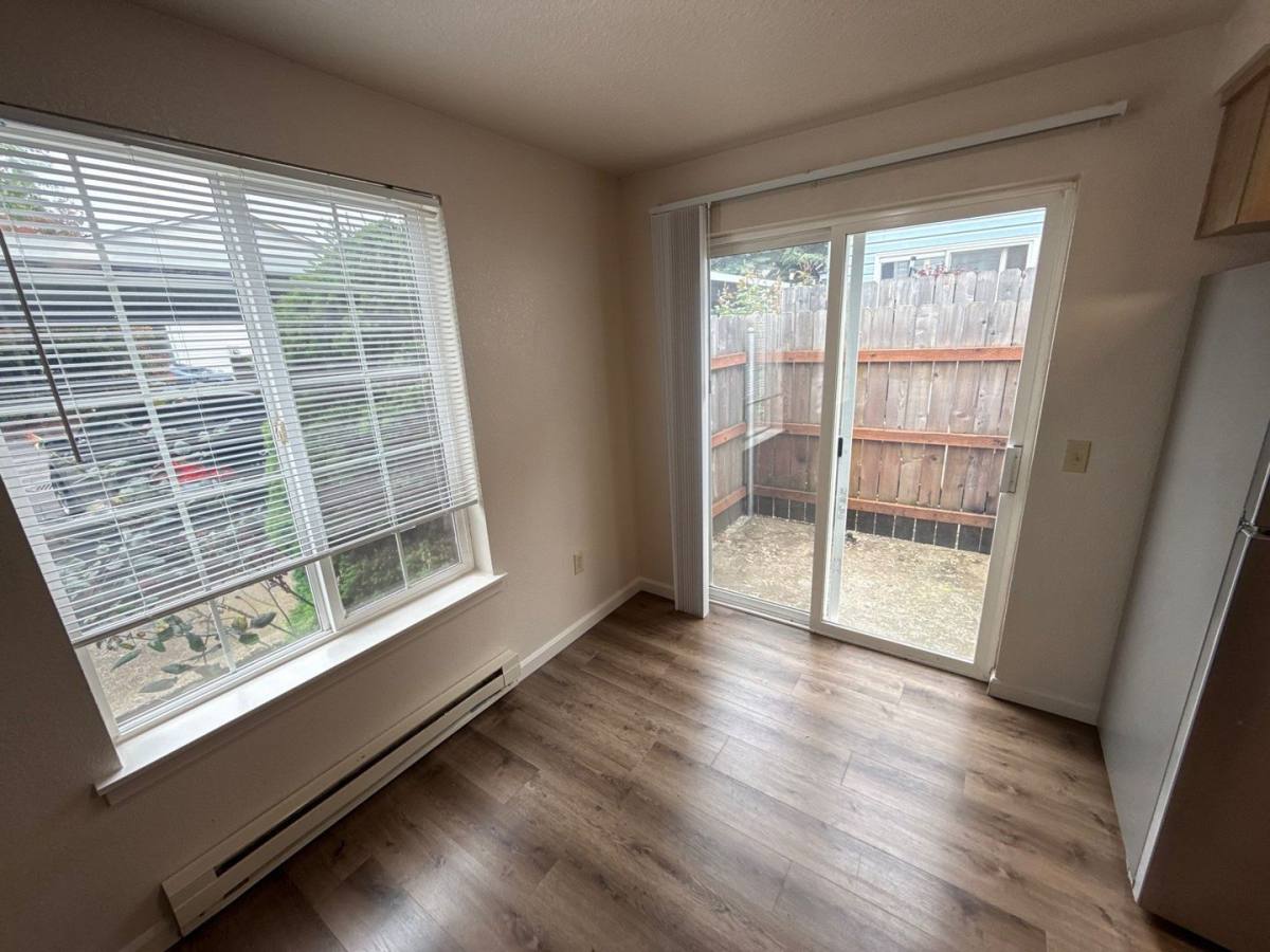 Apartment for rent at 903 Bryan Court, Silverton, OR 97381