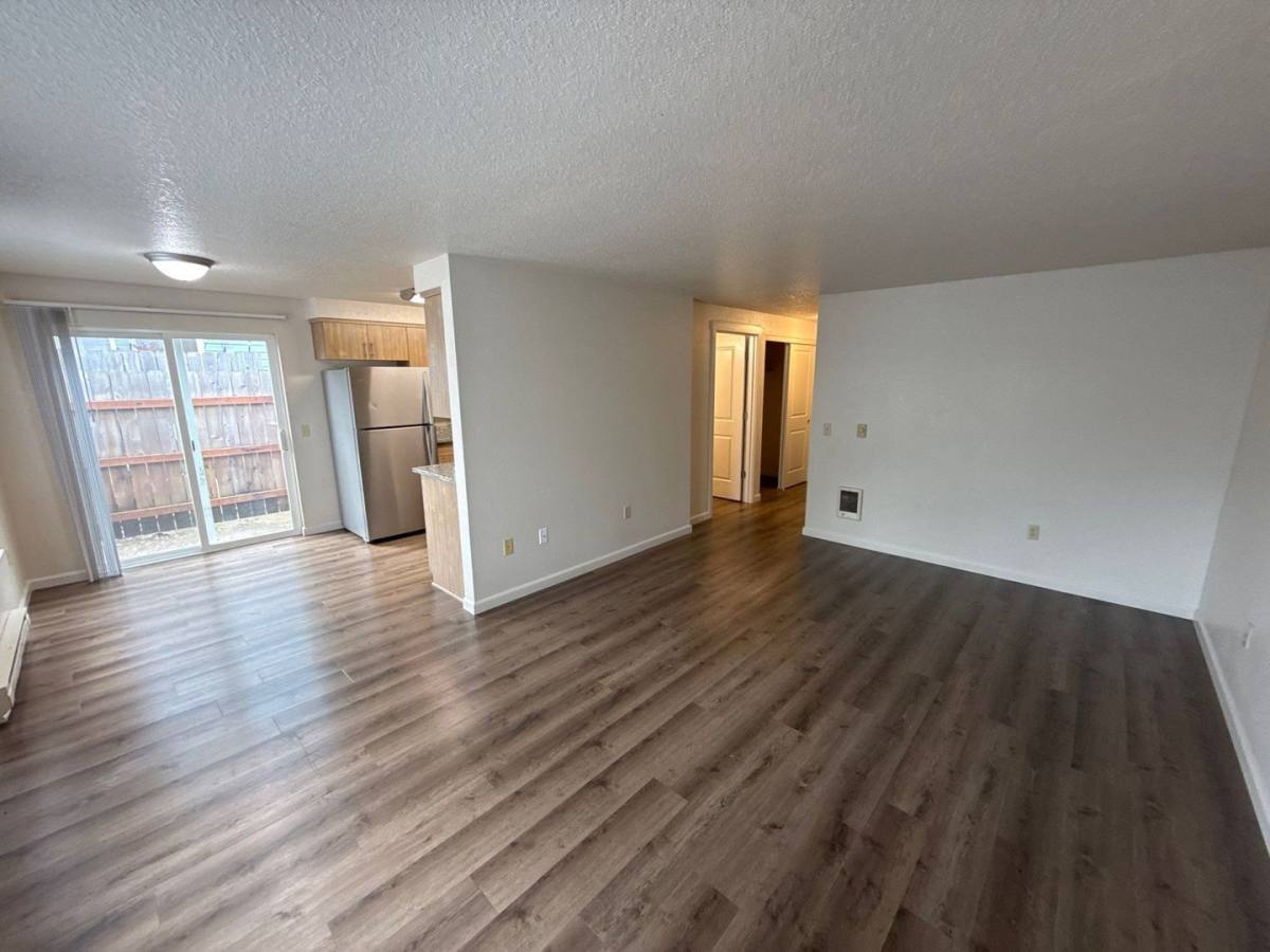 Apartment for rent at 903 Bryan Court, Silverton, OR 97381
