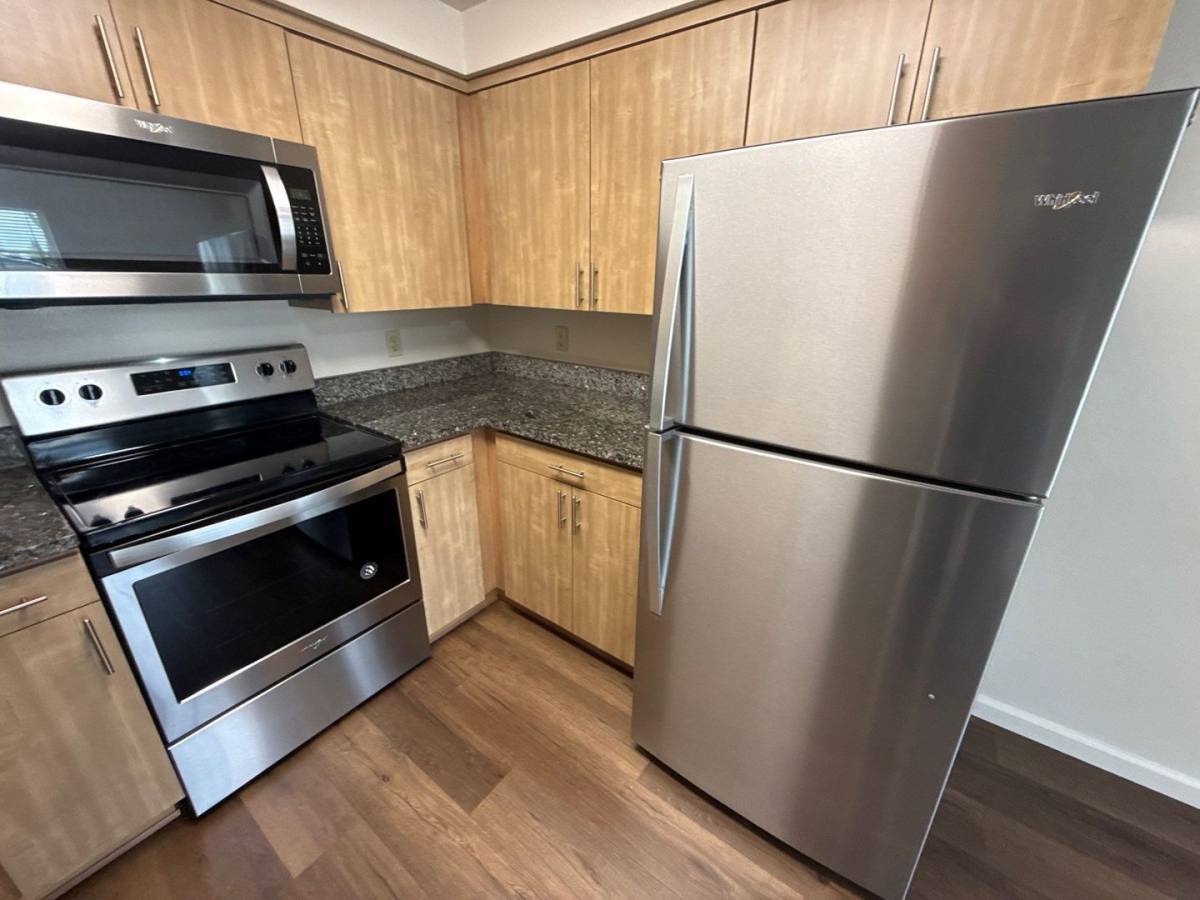 Apartment for rent at 905 Bryan Court, Silverton, OR 97381