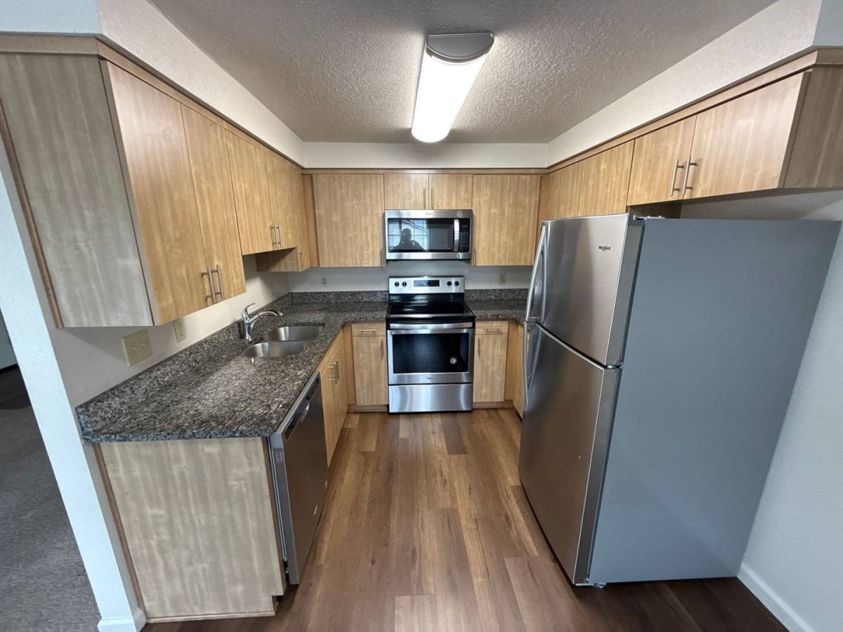 Apartment for rent at 905 Bryan Court, Silverton, OR 97381