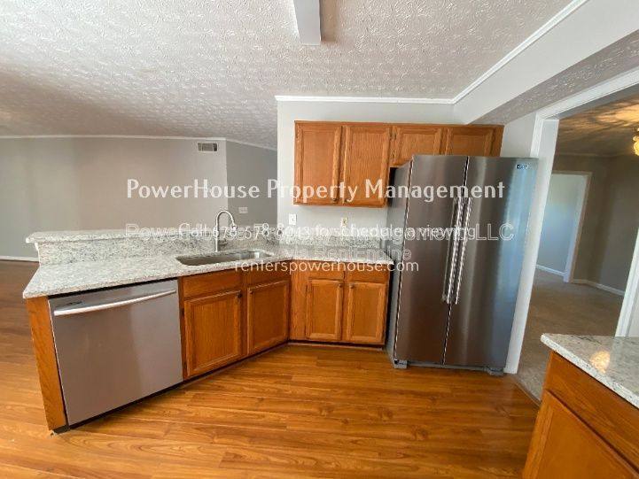 House for rent at 605 Suwanee Lakes Circle NW, Suwanee, GA 30024
