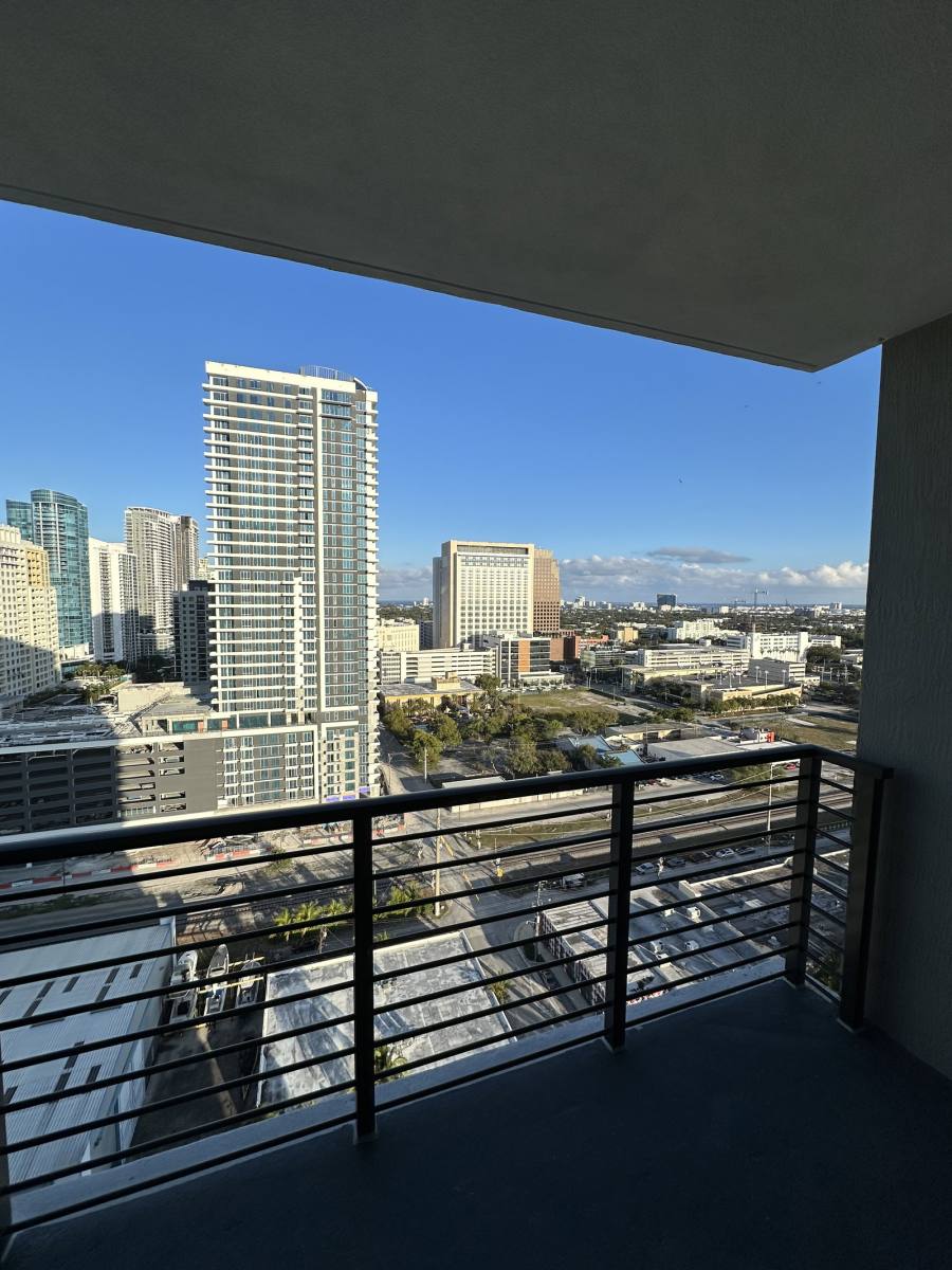 Apartment for rent at 307 SW 5th St, Fort Lauderdale, FL 33315