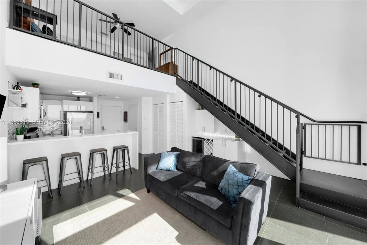 Apartment for rent at 300 S Biscayne Blvd #L-410, Miami, FL 33131