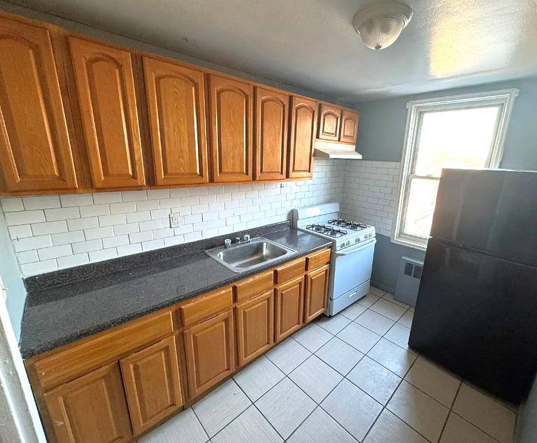 Apartment for rent at 103 Chancellor Ave #B16, Newark, NJ 07112