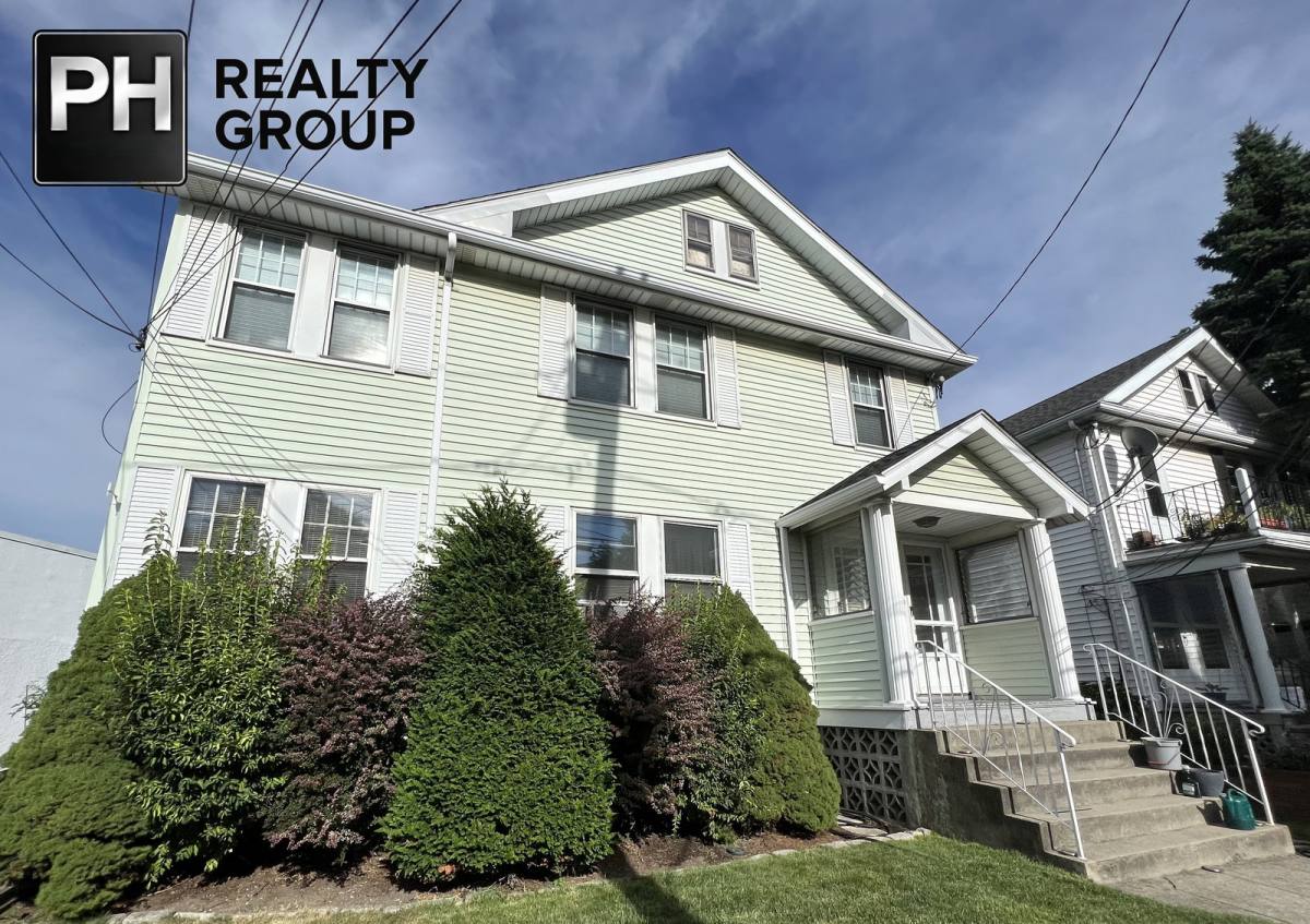 Apartment for rent at 385 Arlington St #1, Watertown, MA 02472