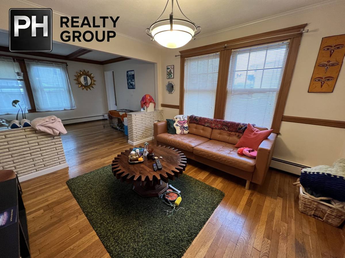 Apartment for rent at 385 Arlington St #1, Watertown, MA 02472