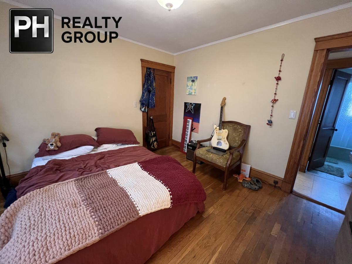Apartment for rent at 385 Arlington St #1, Watertown, MA 02472