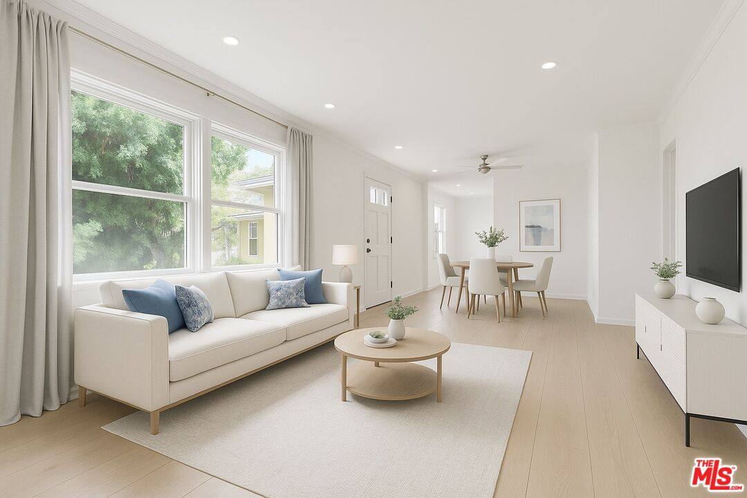 Apartment for rent at 11345 Cashmere St, Los Angeles, CA 90049