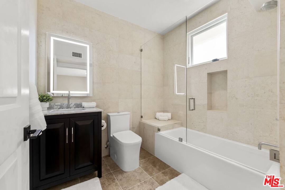 Apartment for rent at 1825 Pandora Ave #404, Los Angeles, CA 90025