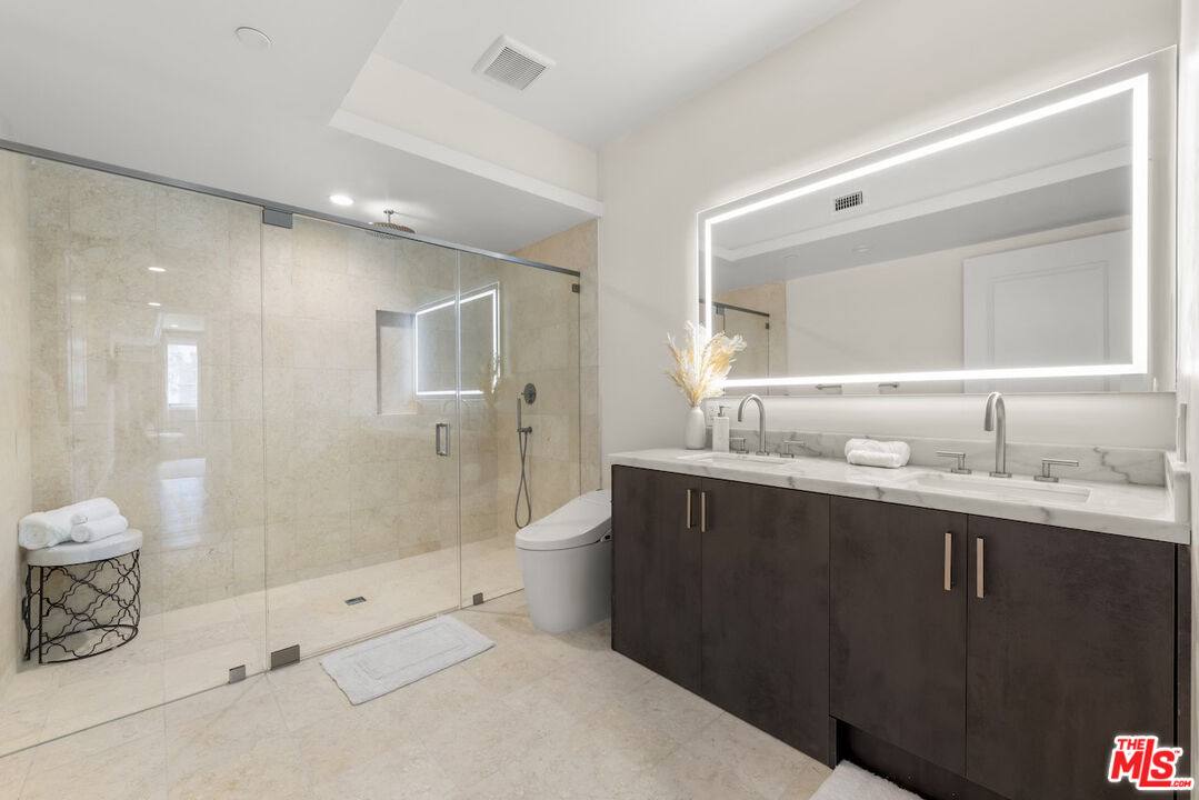 Apartment for rent at 1825 Pandora Ave #404, Los Angeles, CA 90025