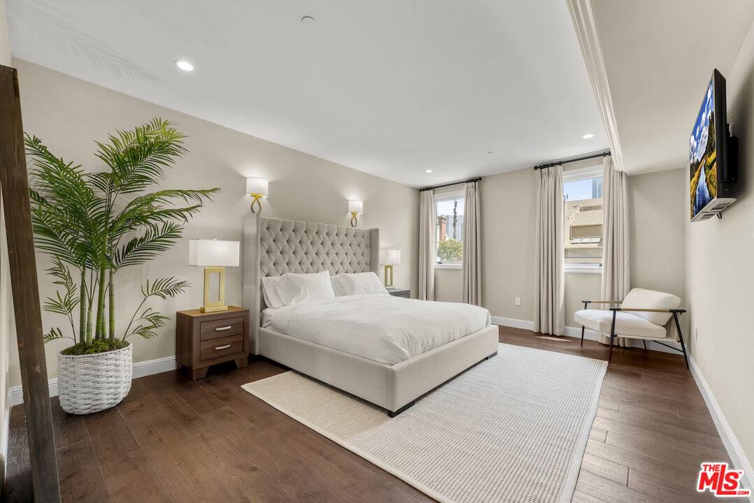 Apartment for rent at 1825 Pandora Ave #404, Los Angeles, CA 90025