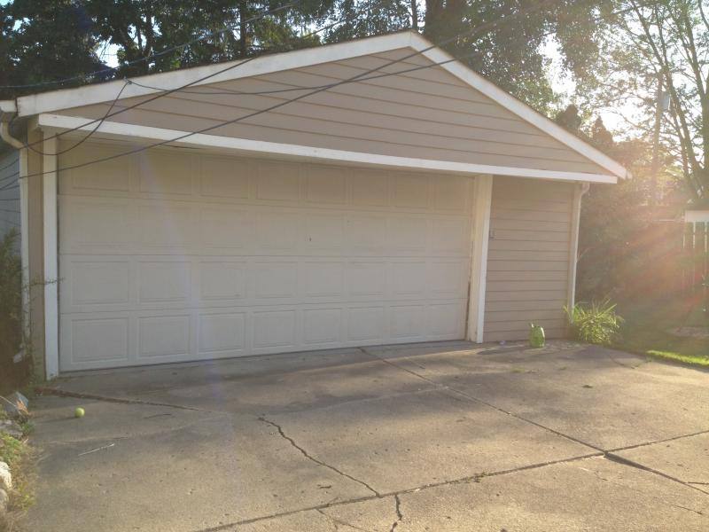 House for rent at 232 Woodlawn Ave, Royal Oak, MI 48073