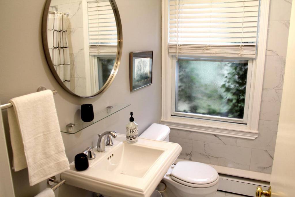 House for rent at 232 Woodlawn Ave, Royal Oak, MI 48073