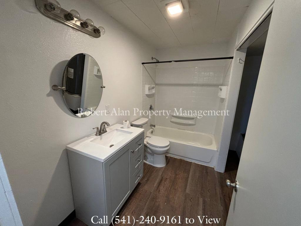 824 SW 7th #C, Pendleton, OR 97801 - House for Rent - Image 4