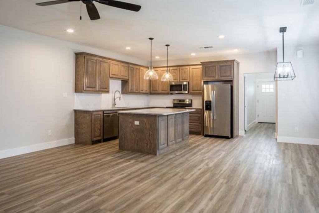 House for rent at 523 N Preston Ave, Van Alstyne, TX 75495