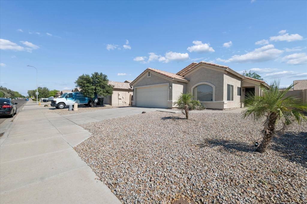 House for rent at 2233 W Alta Vista Rd, Phoenix, AZ 85041