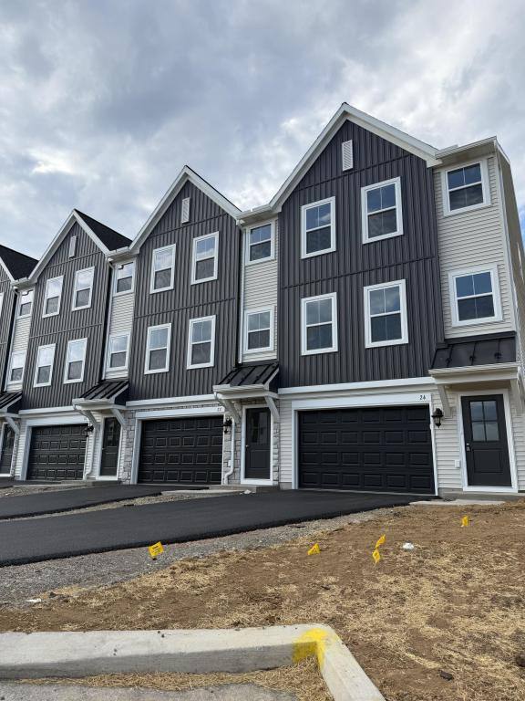 Townhouse for rent at 20 Meredith Way, Carlisle, PA 17013