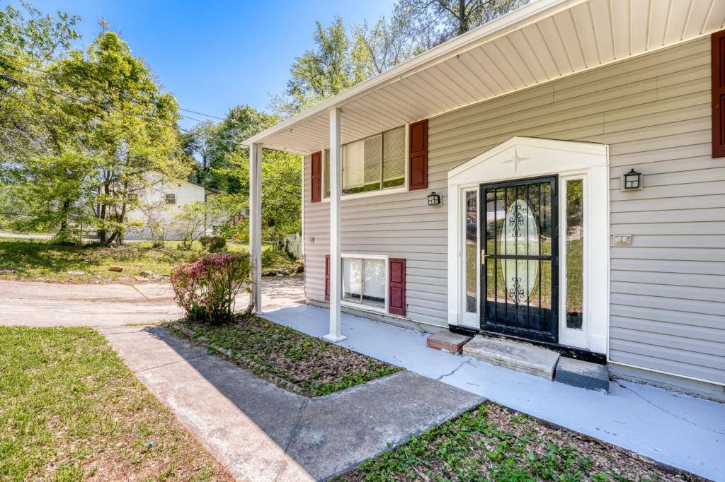 House for rent at 1340 Pineglen Dr, Riverdale, GA 30296
